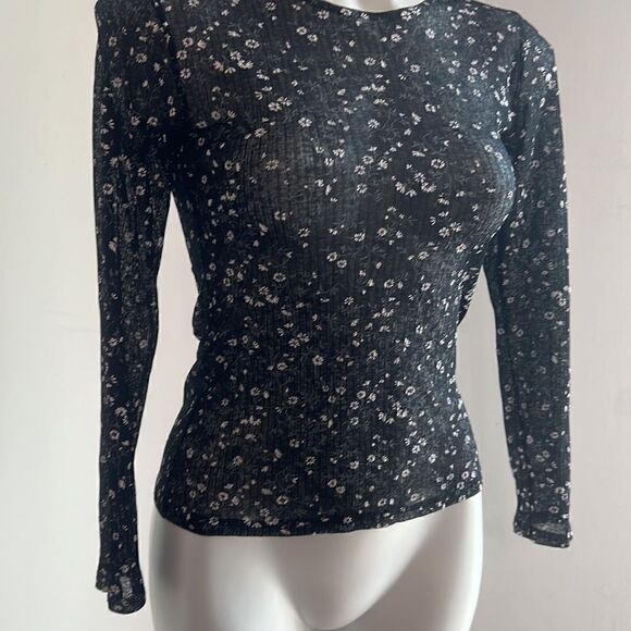 Top - Picture 2 of 8